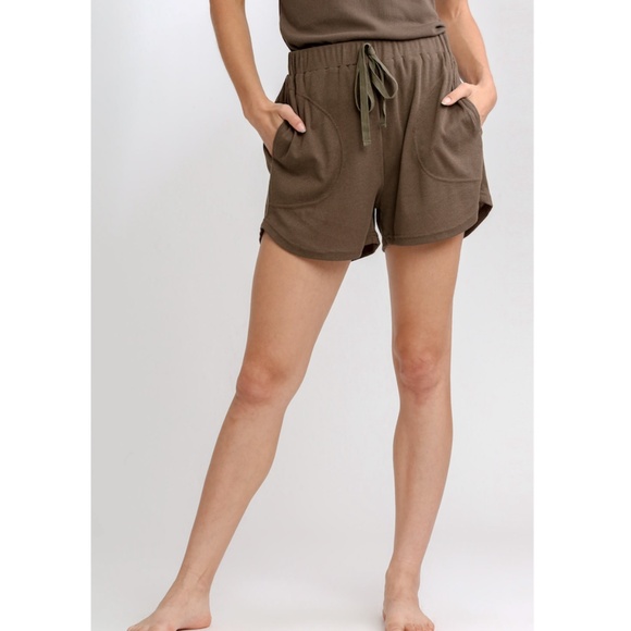 Umgee Pants - 🌞 “The Bessie" Olive Ribbed Elastic Waist Shorts with Pockets
